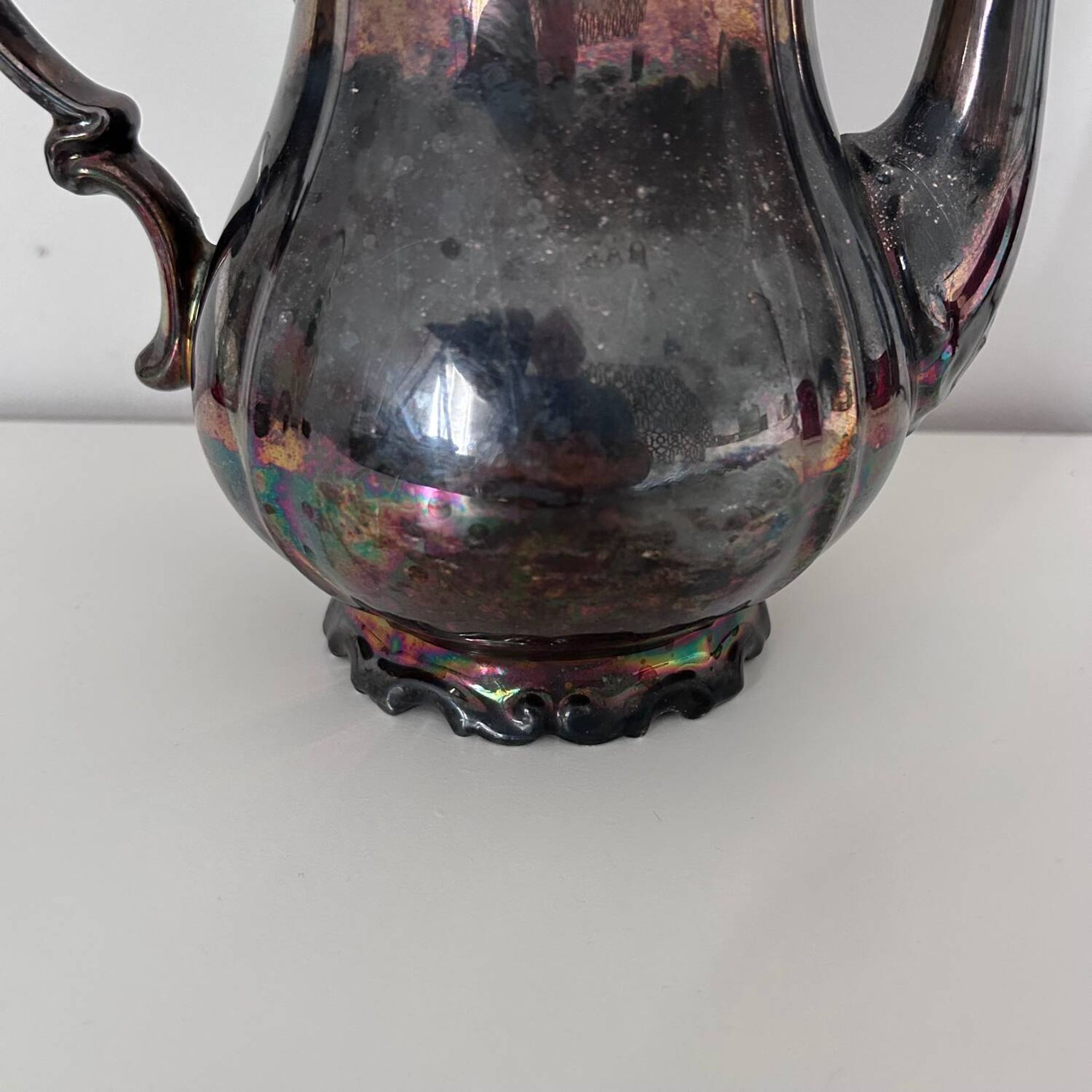 Cafetière en porcelaine métallisée 