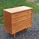 Vintage oak chest of drawers with 4 drawers from the 1960s.