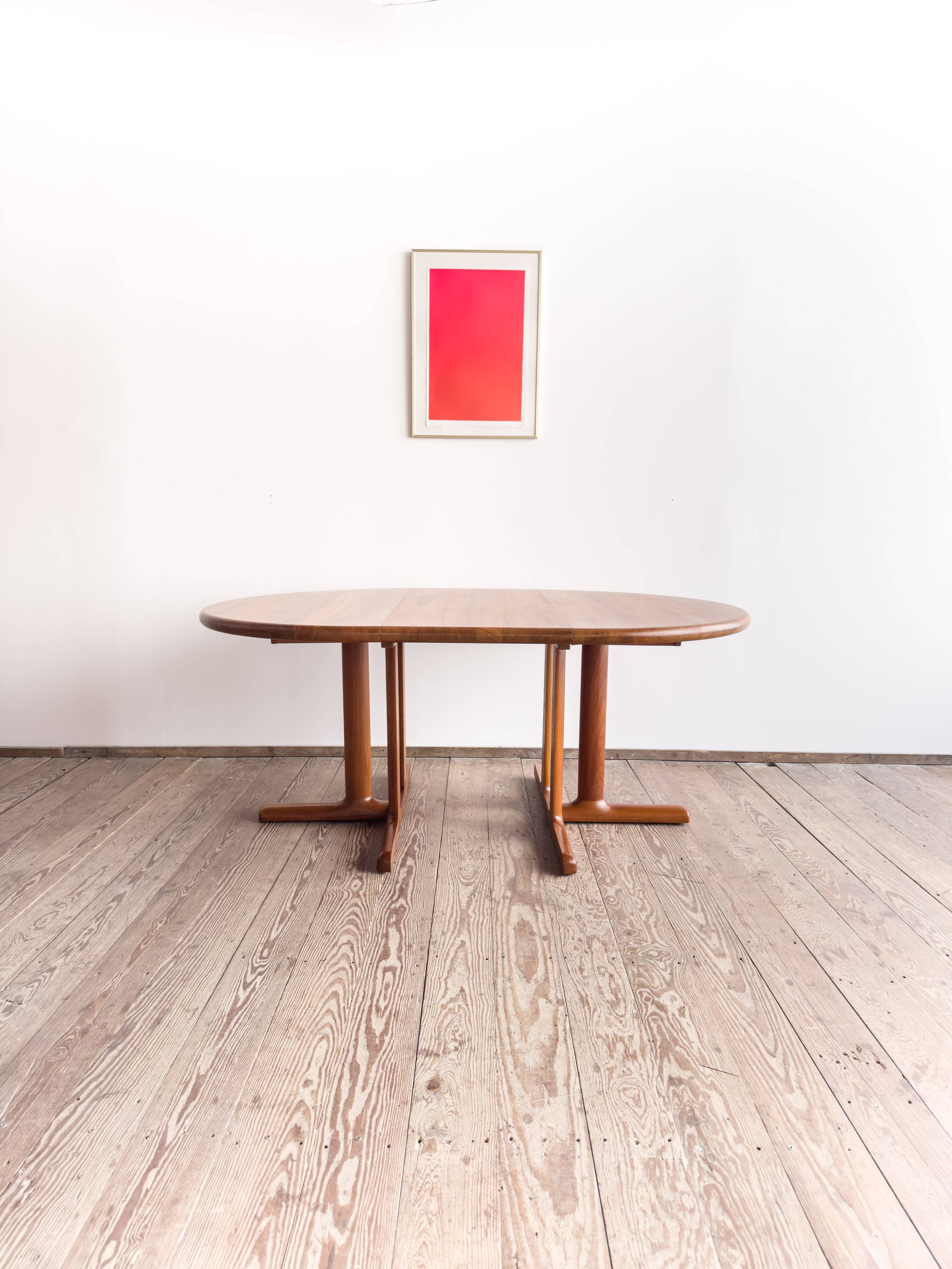 Table ronde extensible en teck de Dyrlund, Danemark