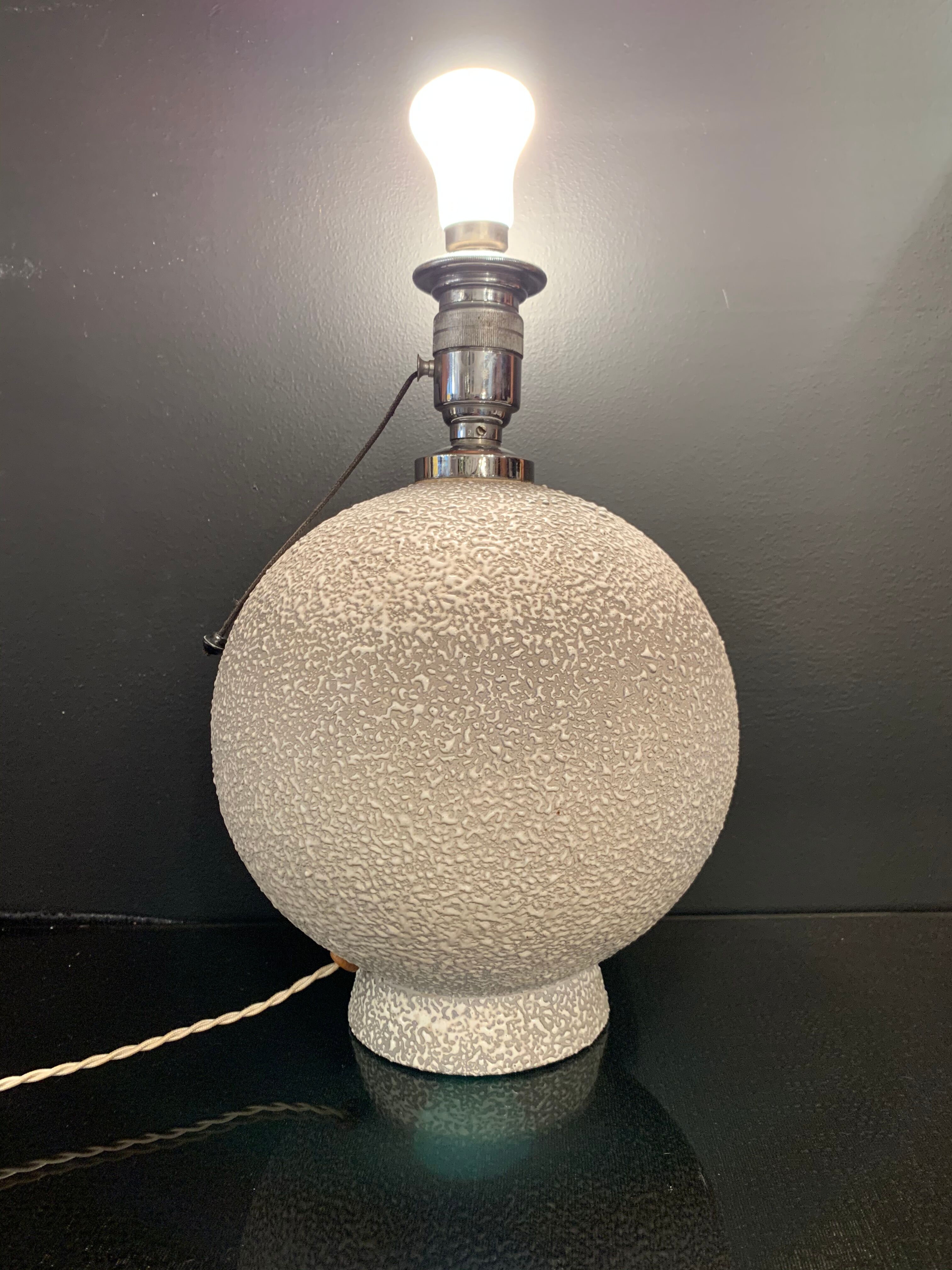 Crispened ceramic art deco lamp foot