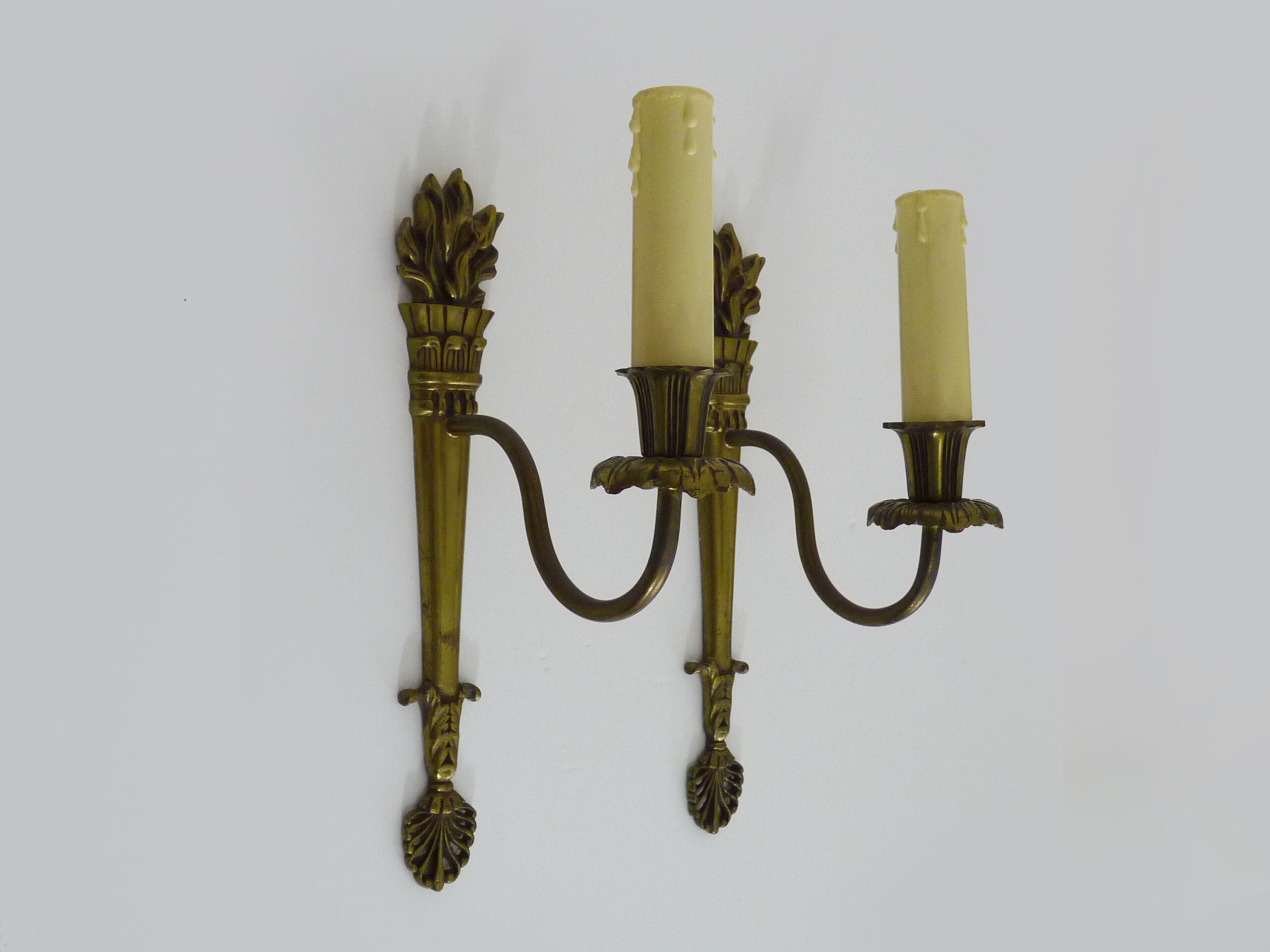 Old pair of wall sconces pot à feu, bronze, year 50 60