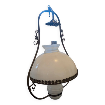 Suspension Lampe à Pétrole Ancienne Opaline Blanche Laiton Fer Forgé S