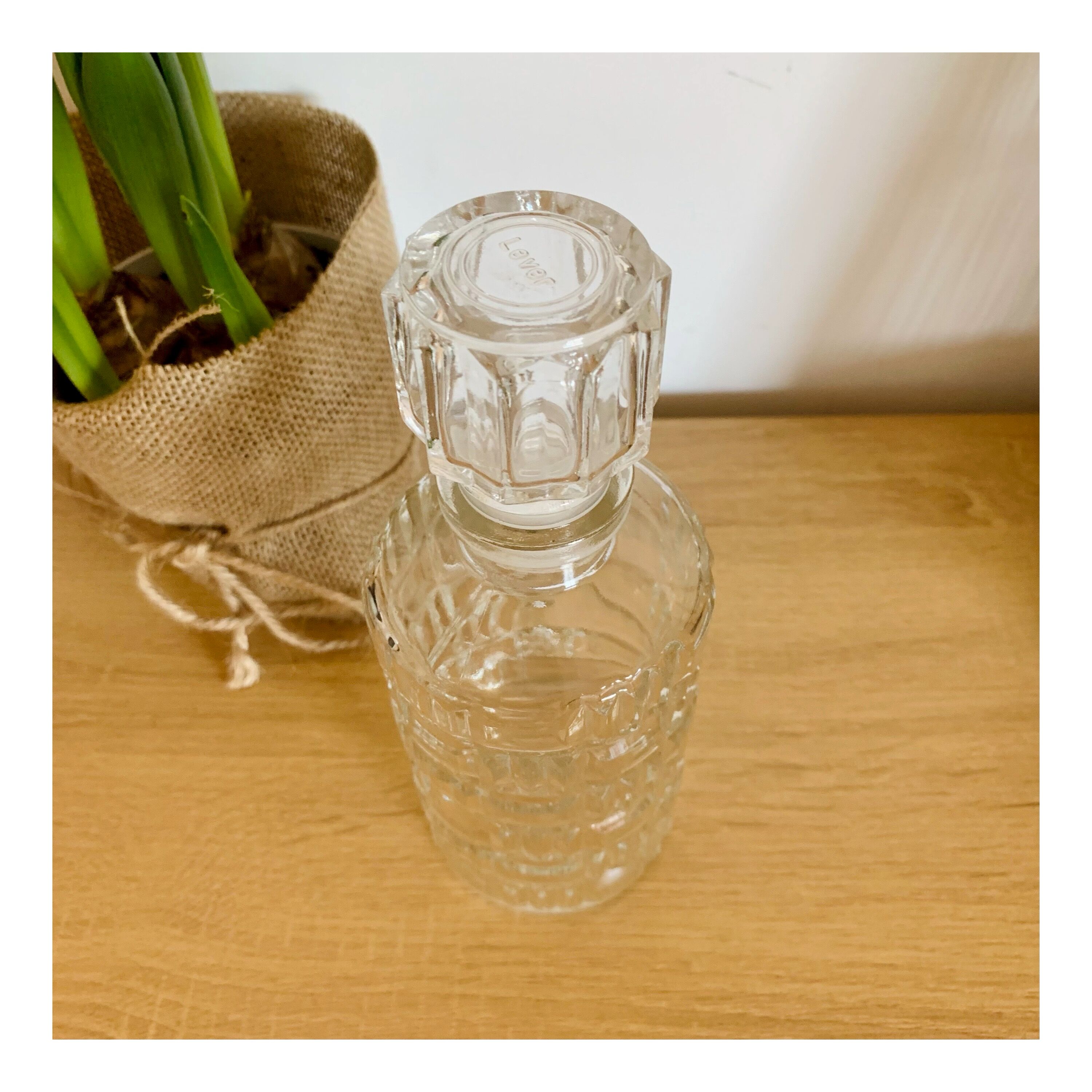 Whiskey or liqueur decanter