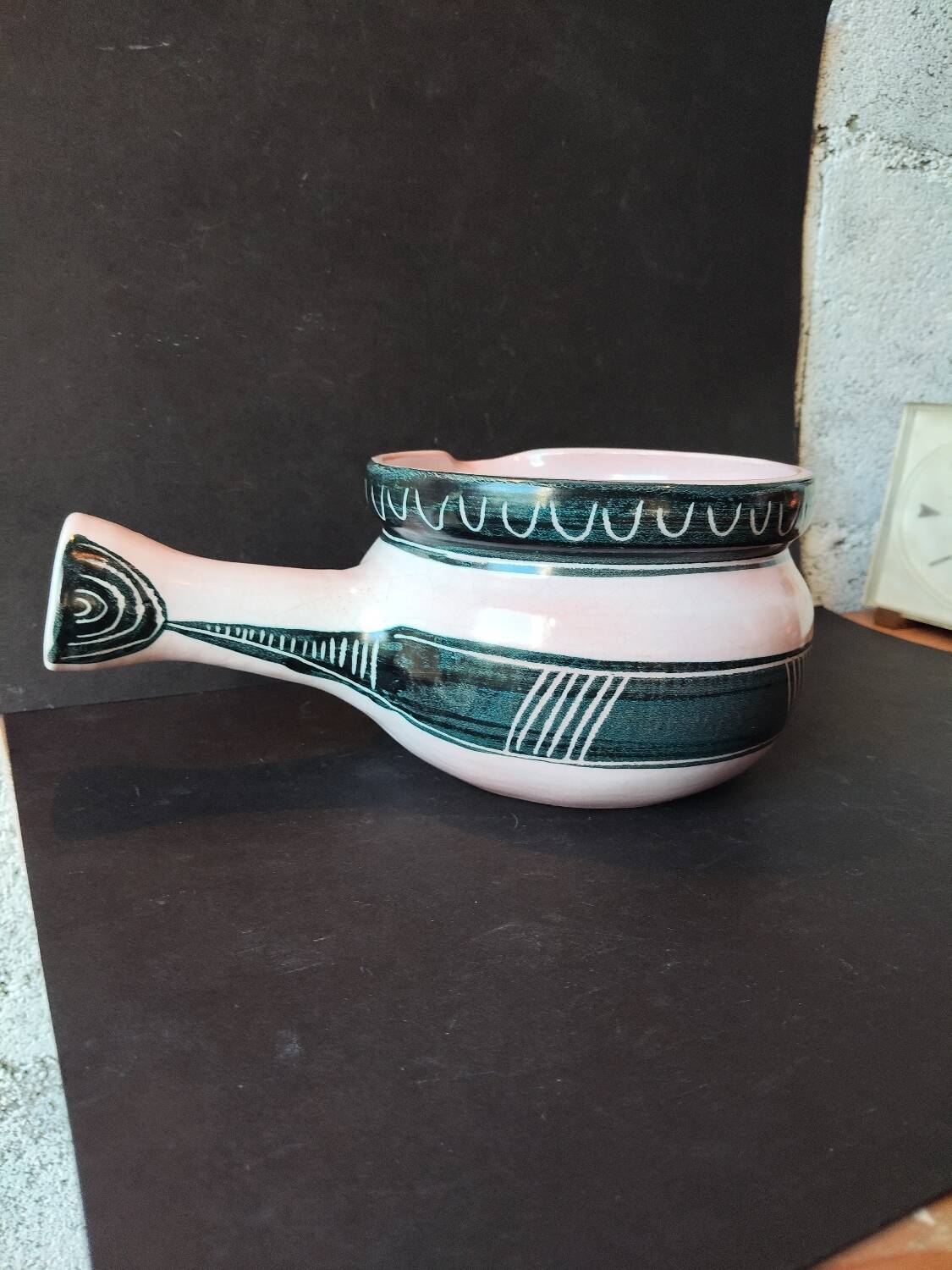 French artisanal ceramics – decorative pan in Capron style – year