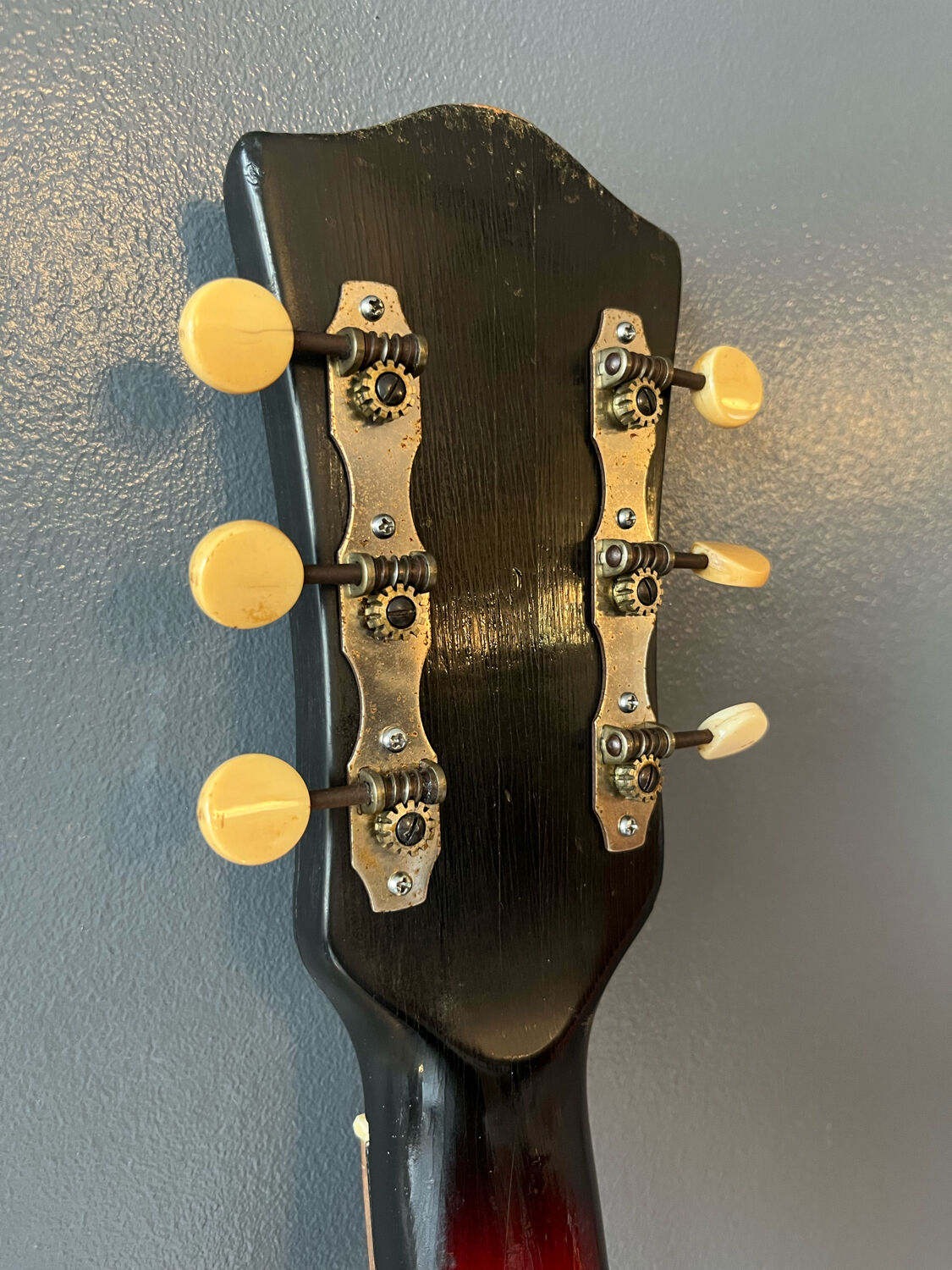 Klira Archtop Guitar