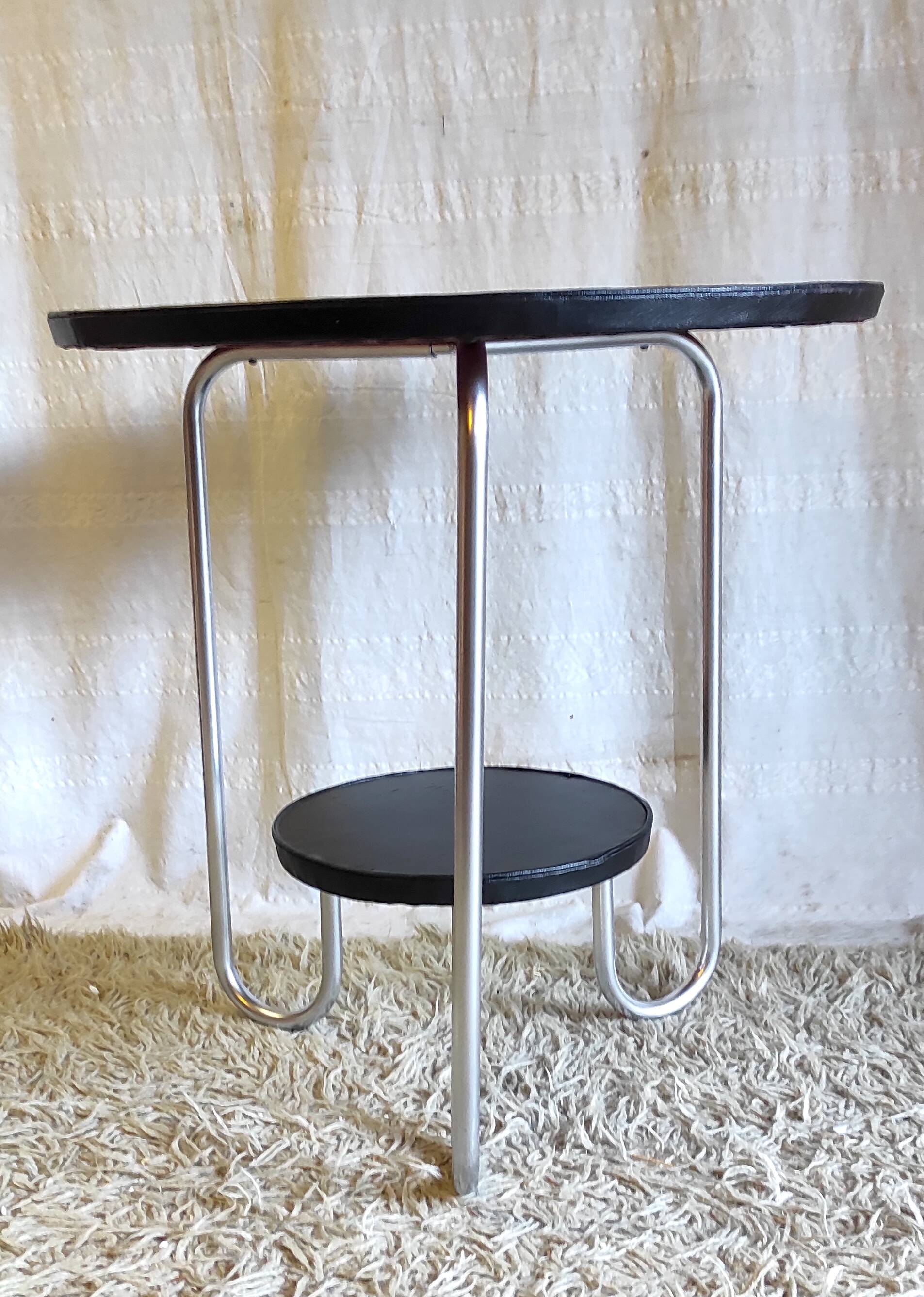 Tripod side table in Bauhaus style, metal and wood - mid 20th century.