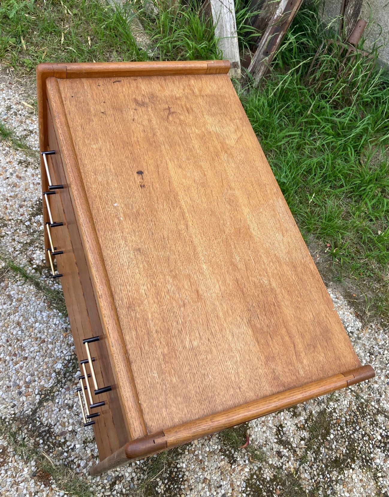 Vintage dresser compass feet