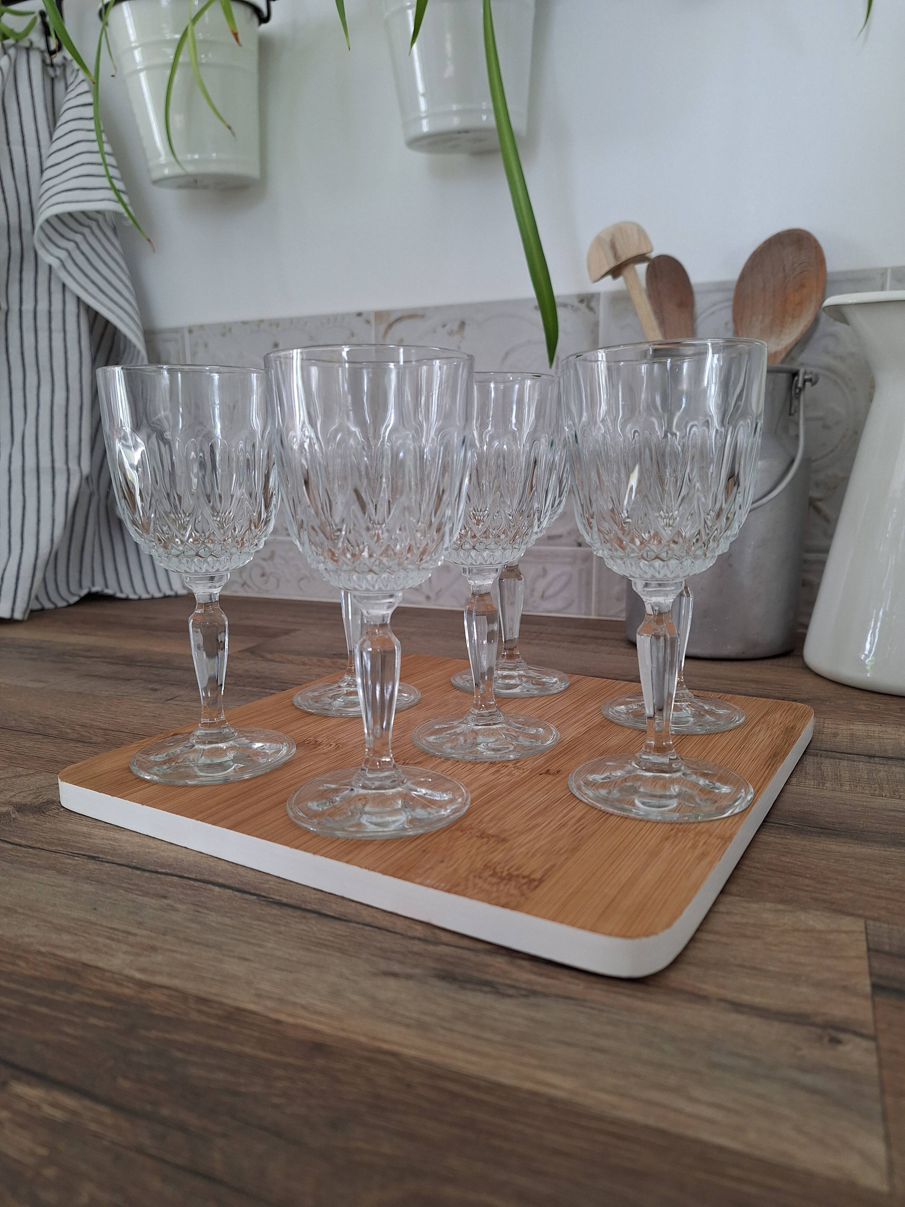 Verres à vin vintage en verre ciselé