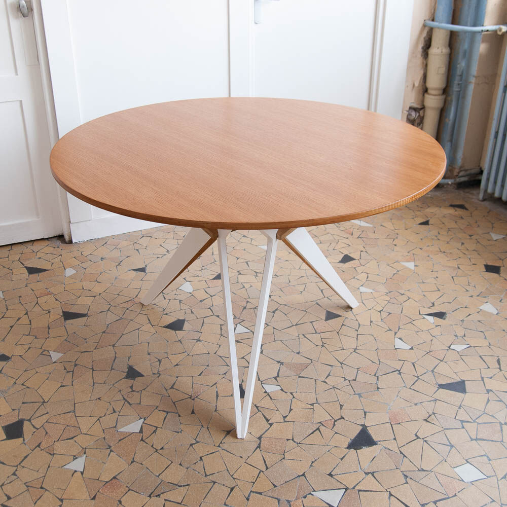 Tripod round dining table