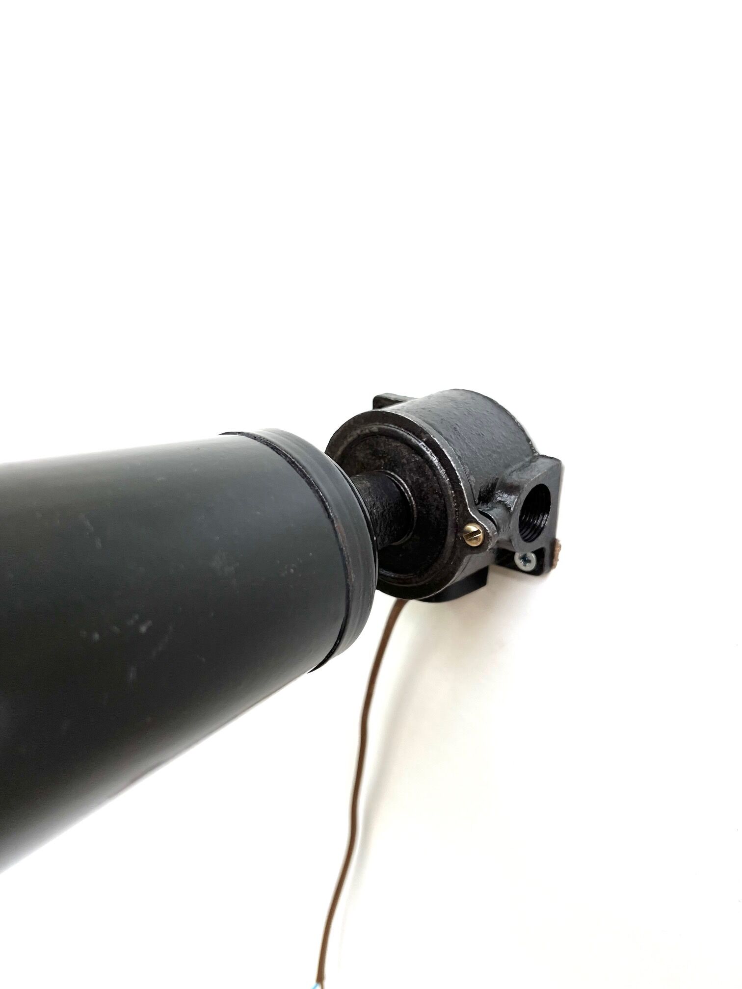 BLACK ENAMELLED TOLE WALL LAMP 1940 LEGRAND Ø 25 CM