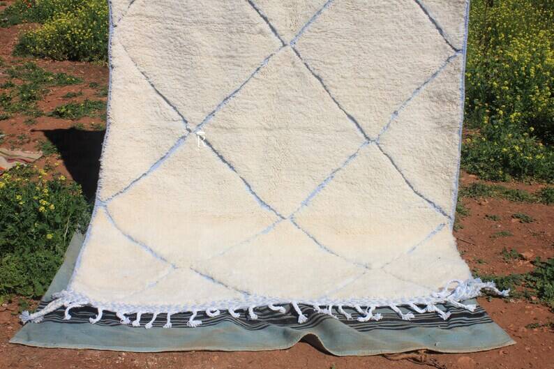 Handmade Berber rug 250cm x 150cm