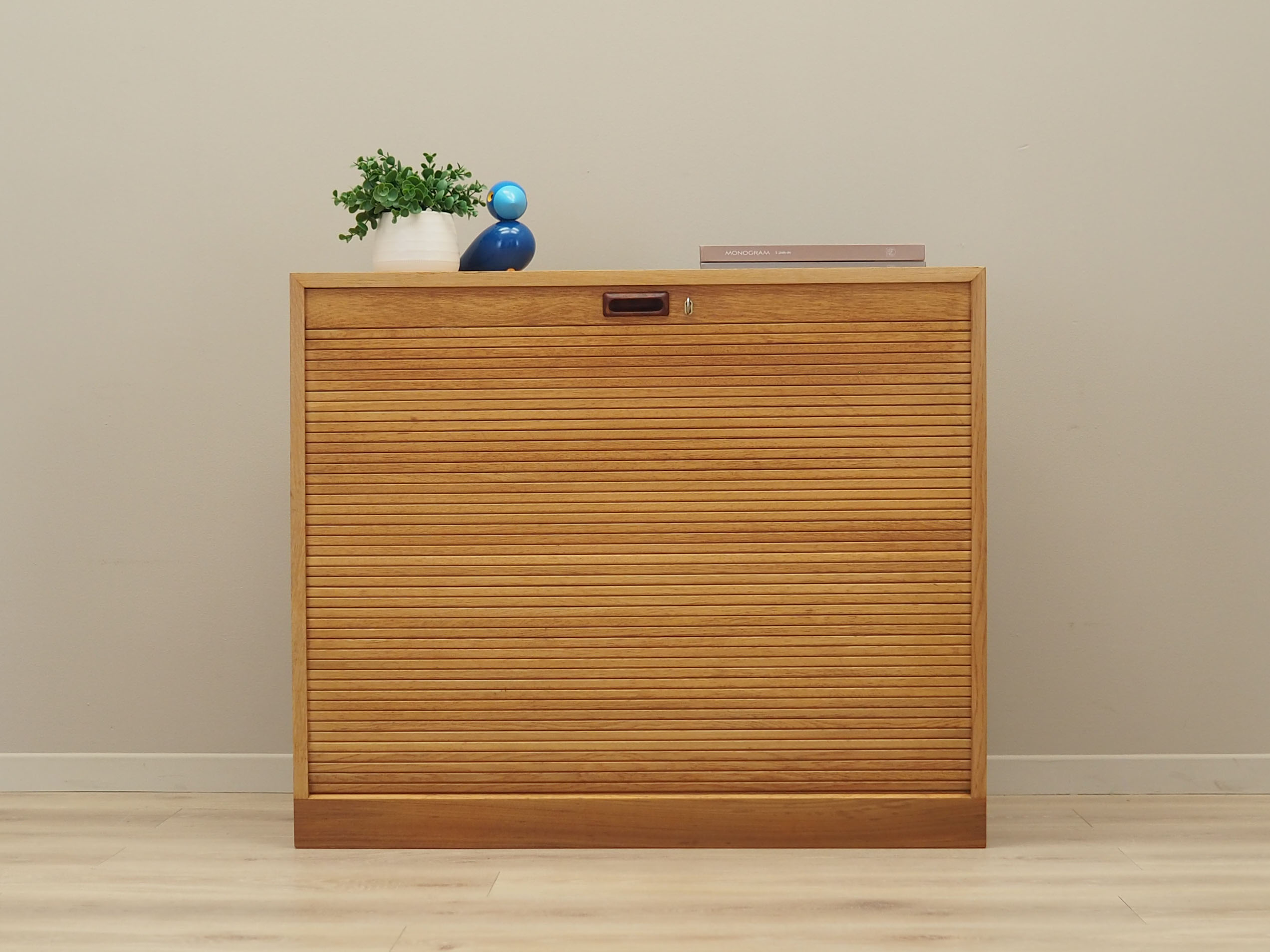 Commode en frêne, design danois, années 1970, fabricant SKM