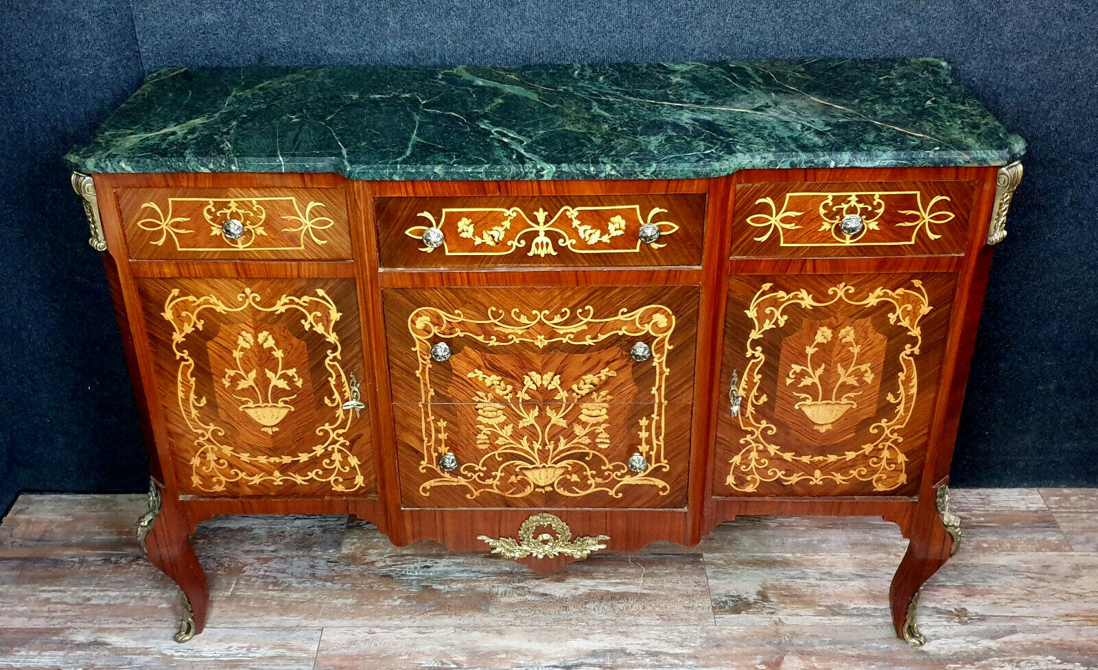 Louis XV dresser in precious wood mark