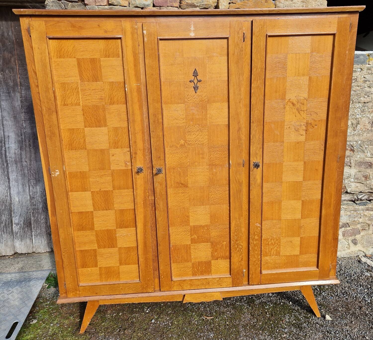 Vintage 3-door wardrobe from the 60s/70s.