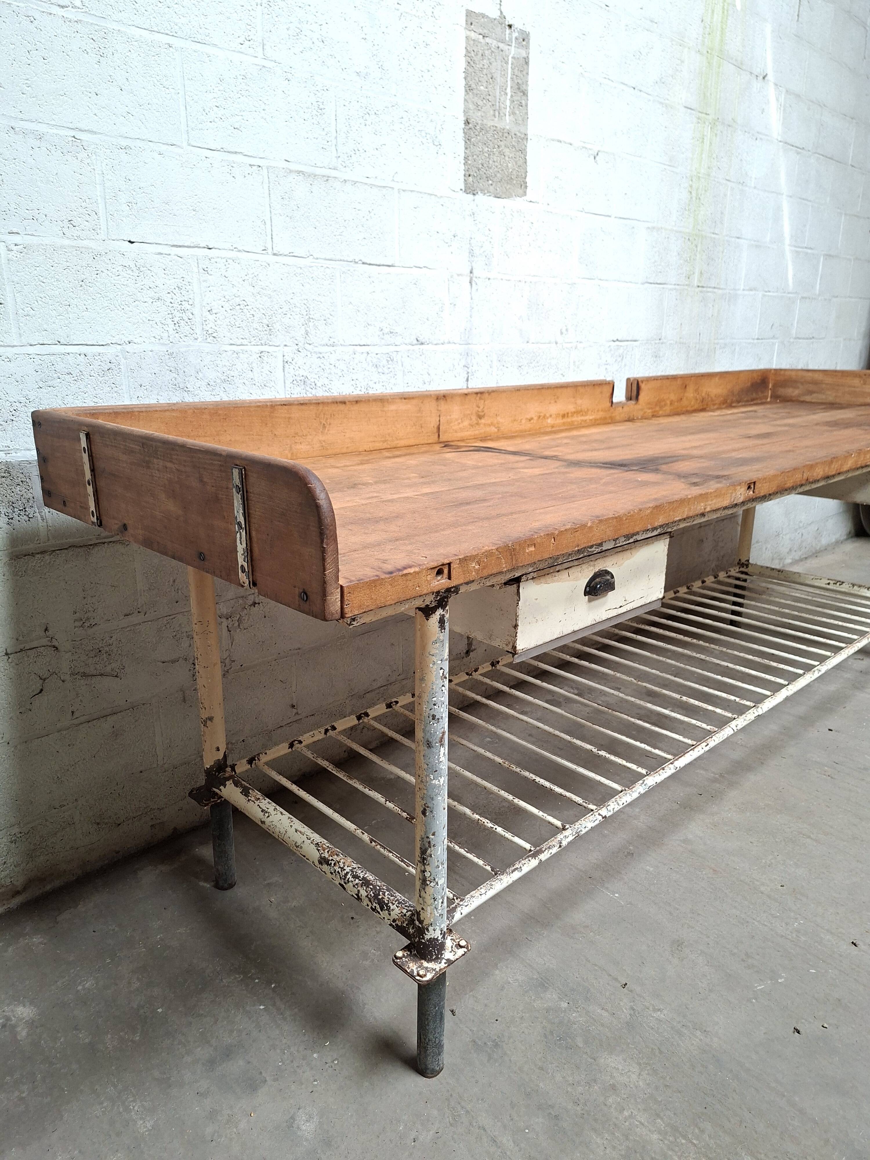 Baker's table | central island | industrial workbench