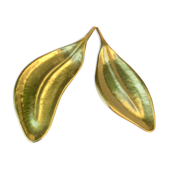 Two dishes, empty pocket vintage brass leaves