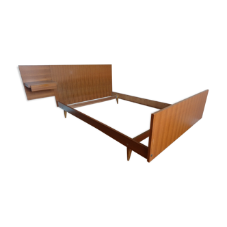Vintage bed