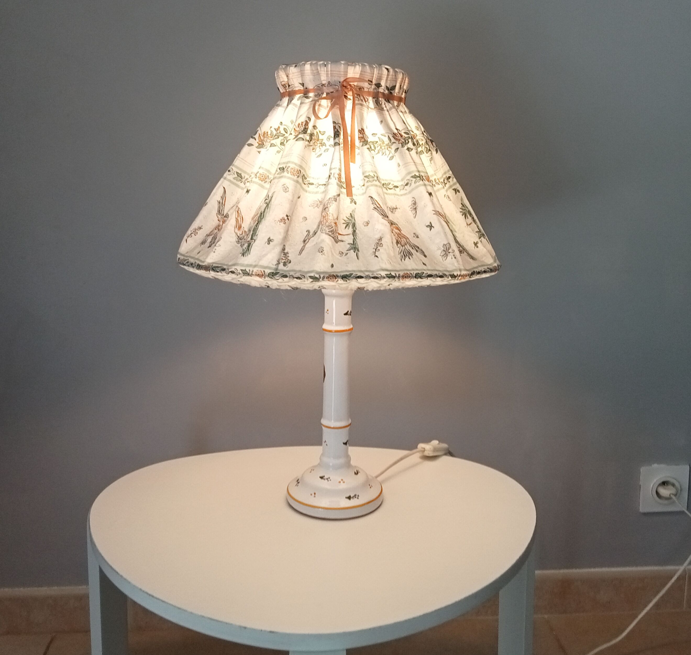 Vintage moustiers ste marie lamp