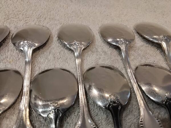 10 pelles à glace métal argenté orfèvre Saglier Frères godrons