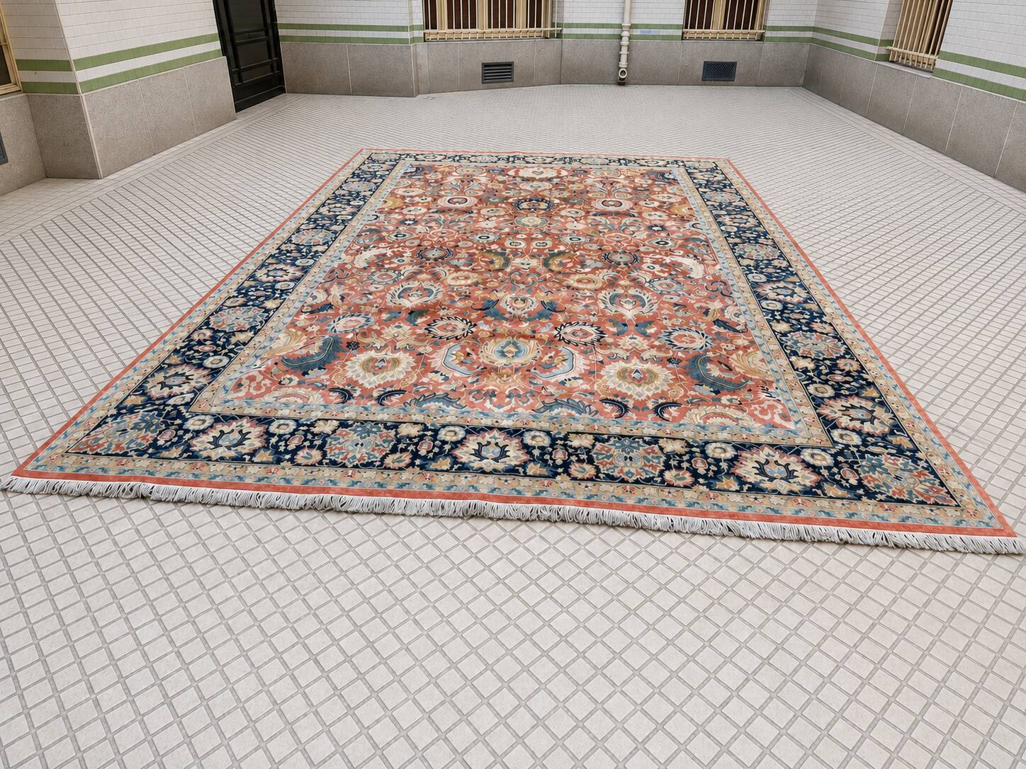 Tapis d’Orient noué main en laine, 360 x 500 cm
