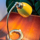 Lampe des années 50 laiton et métal moutarde, superbe