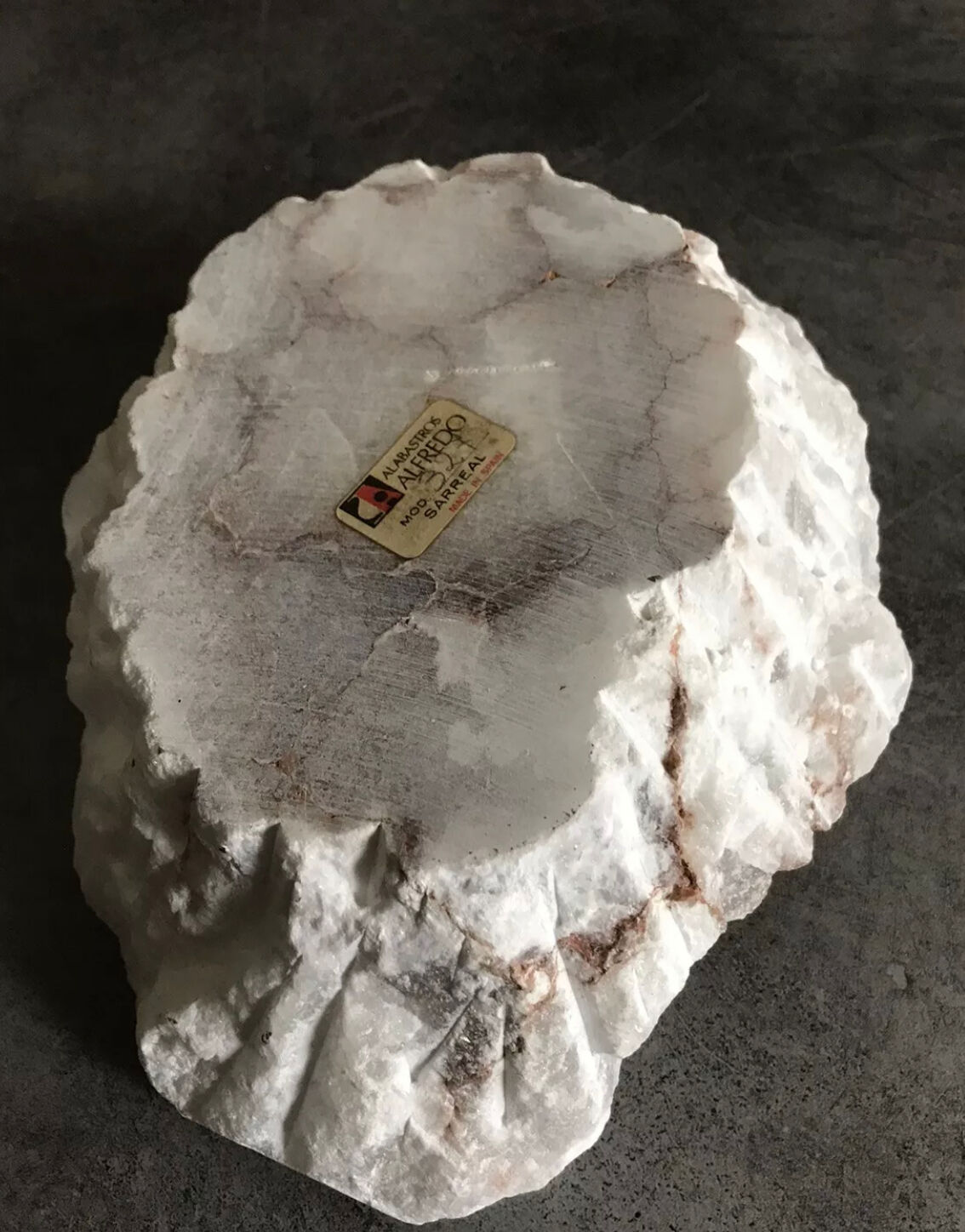 Ashtray in alabaster of Alfredo Albastros mod.327