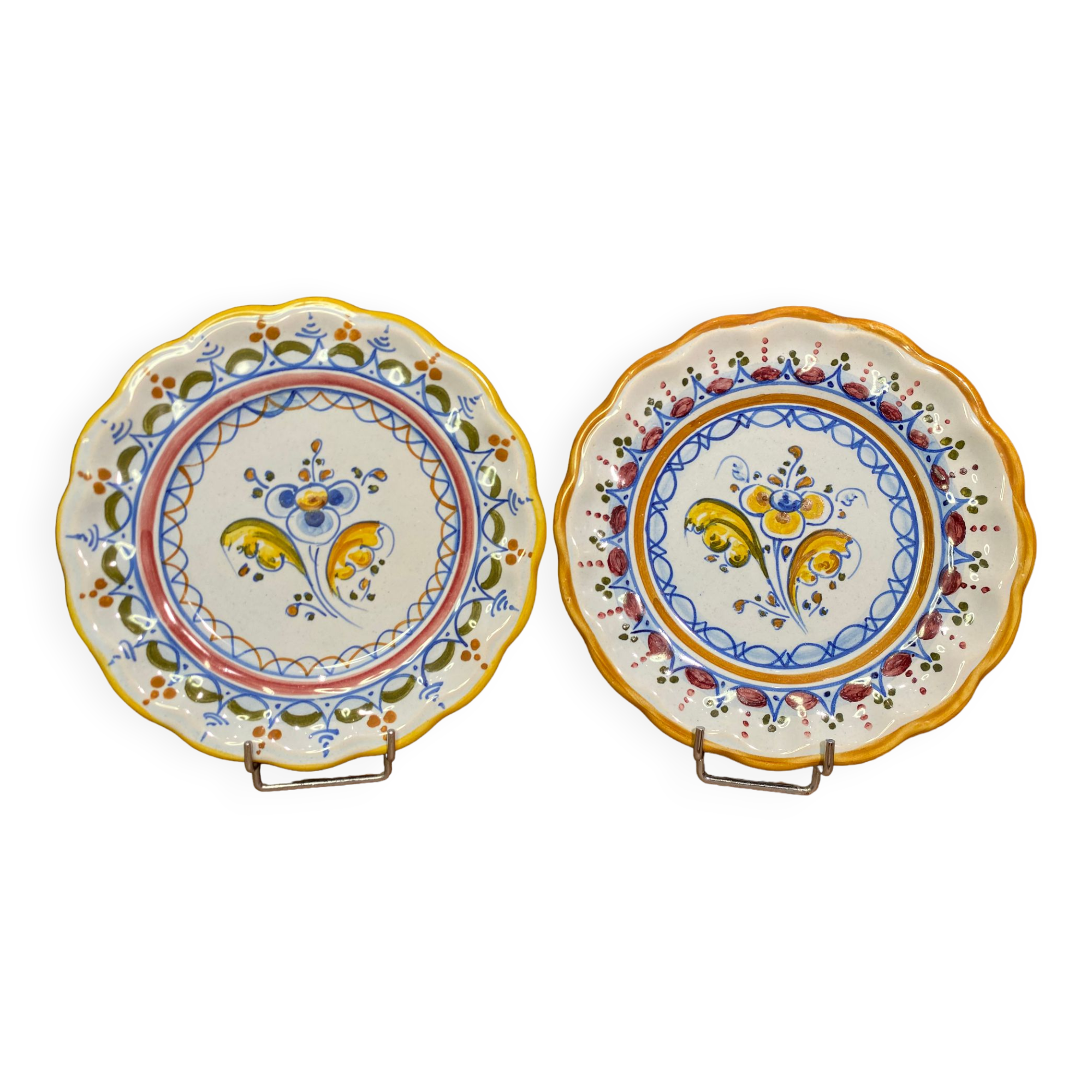 Pair of Talavera earthenware plates with floral decoration