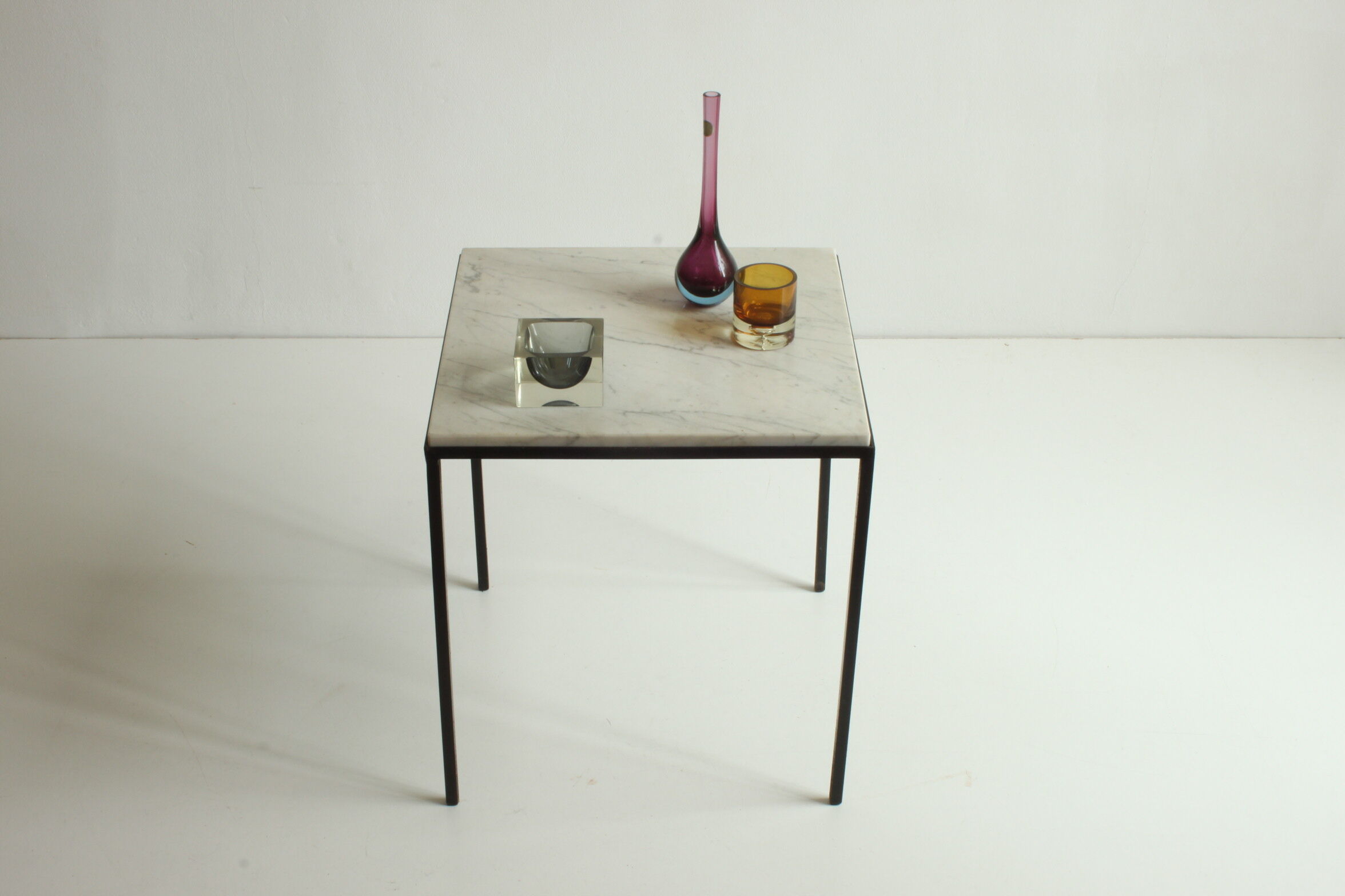 Square carrara marble side table, 1960