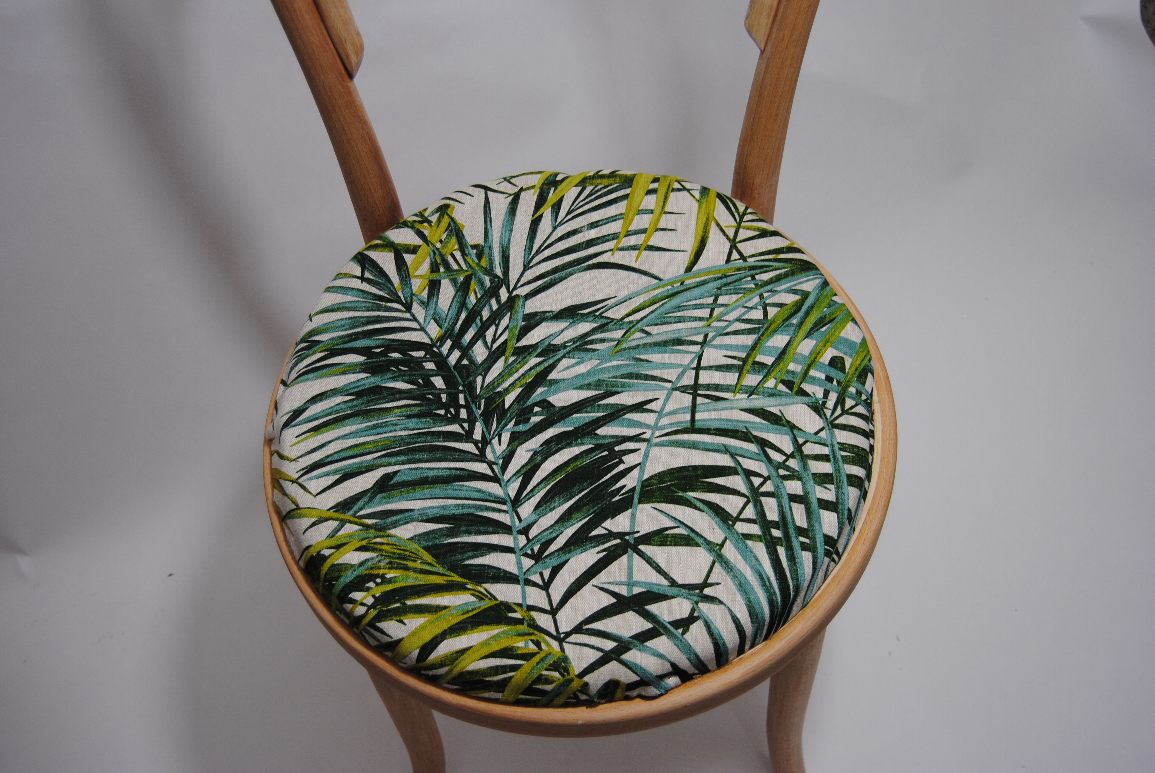 Pair of chairs type brewery