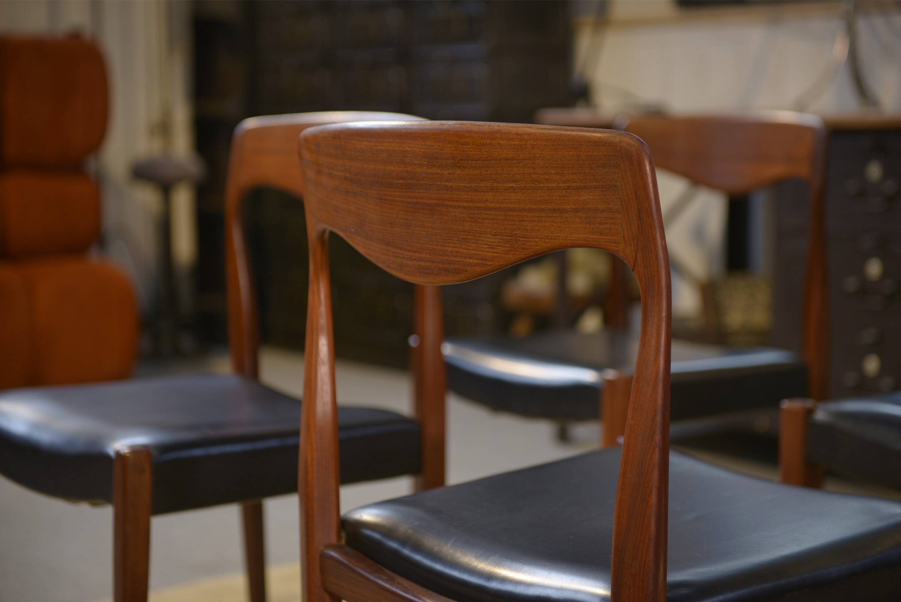 Ensemble de 6 chaises scandinaves en teck par Niels Otto Moller Danemark 1960’s