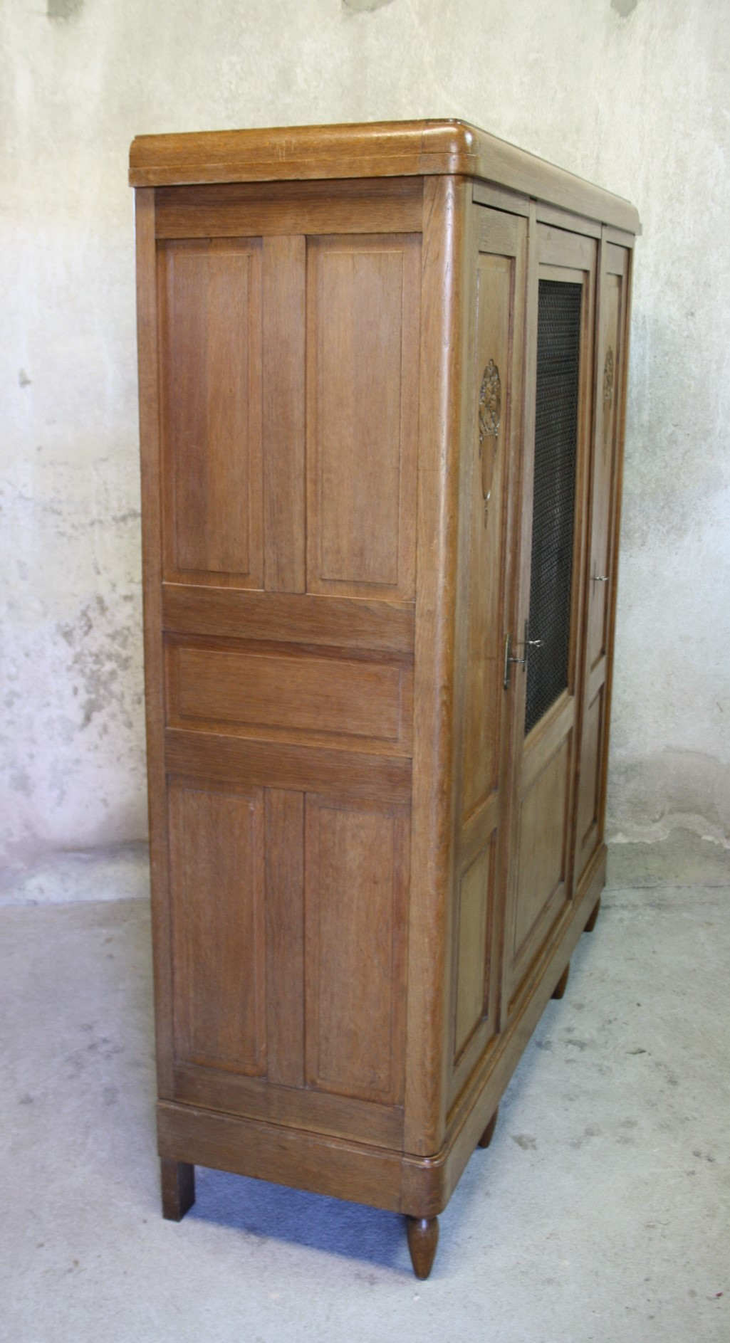 Art Deco wardrobe