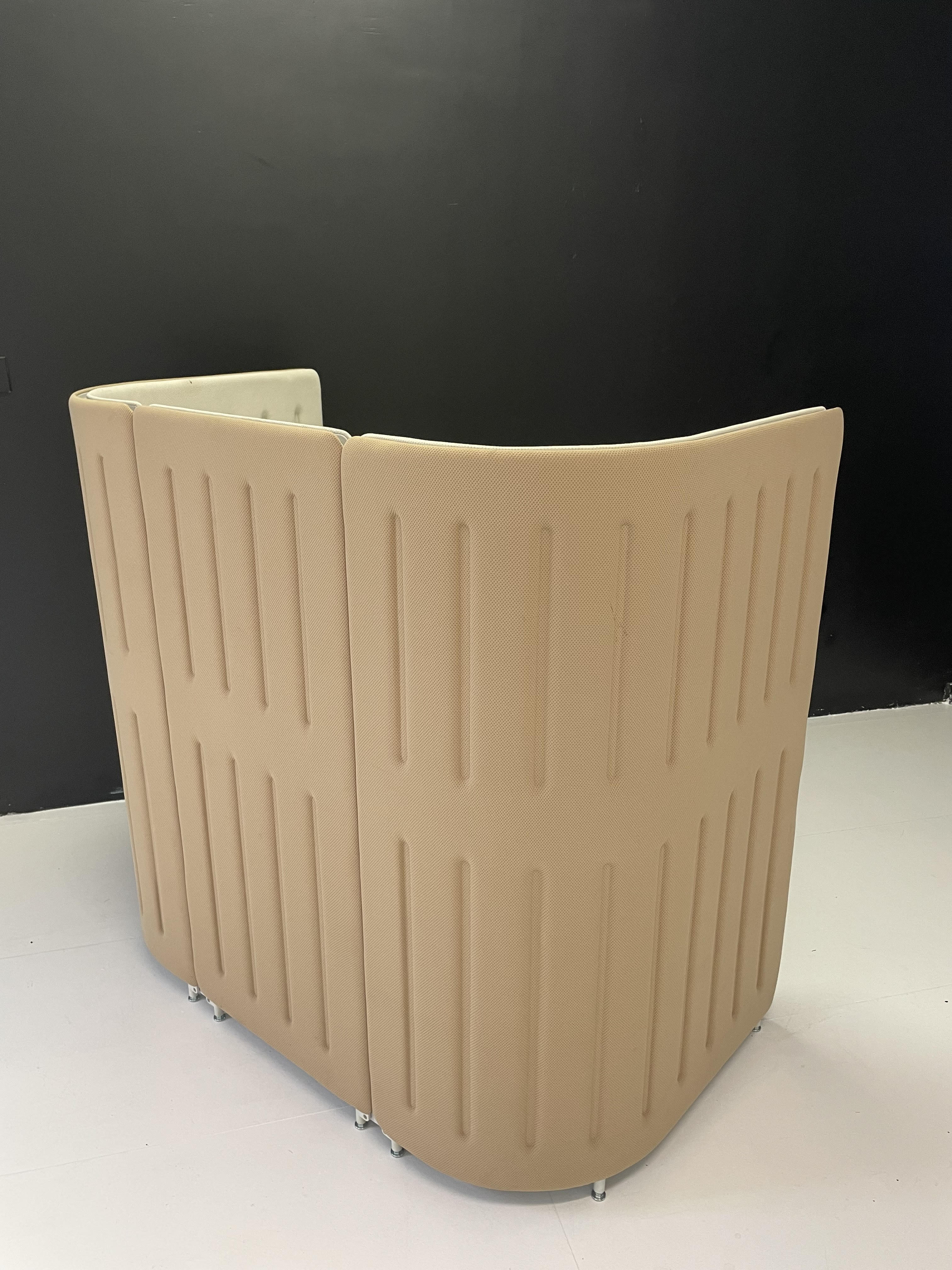 Alcove desk model Muffle by Okamura
