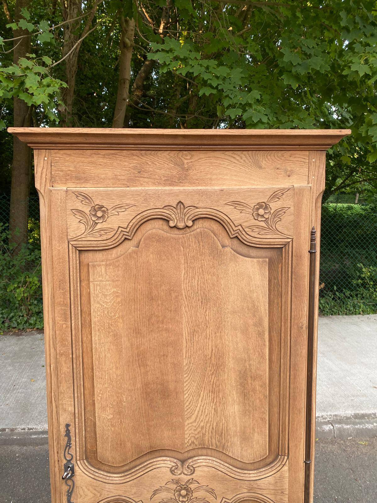 Louis XV boarding school wardrobe renovated in solid raw oak bonnetière