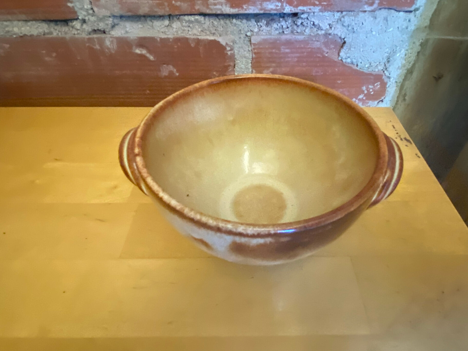 Soupière et 6 bols anciens Vallauris en céramique beige, années 50