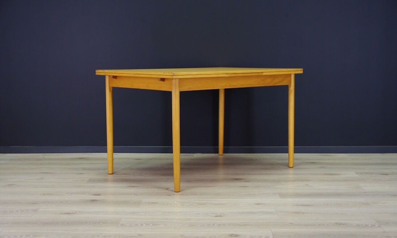Ash table danish
