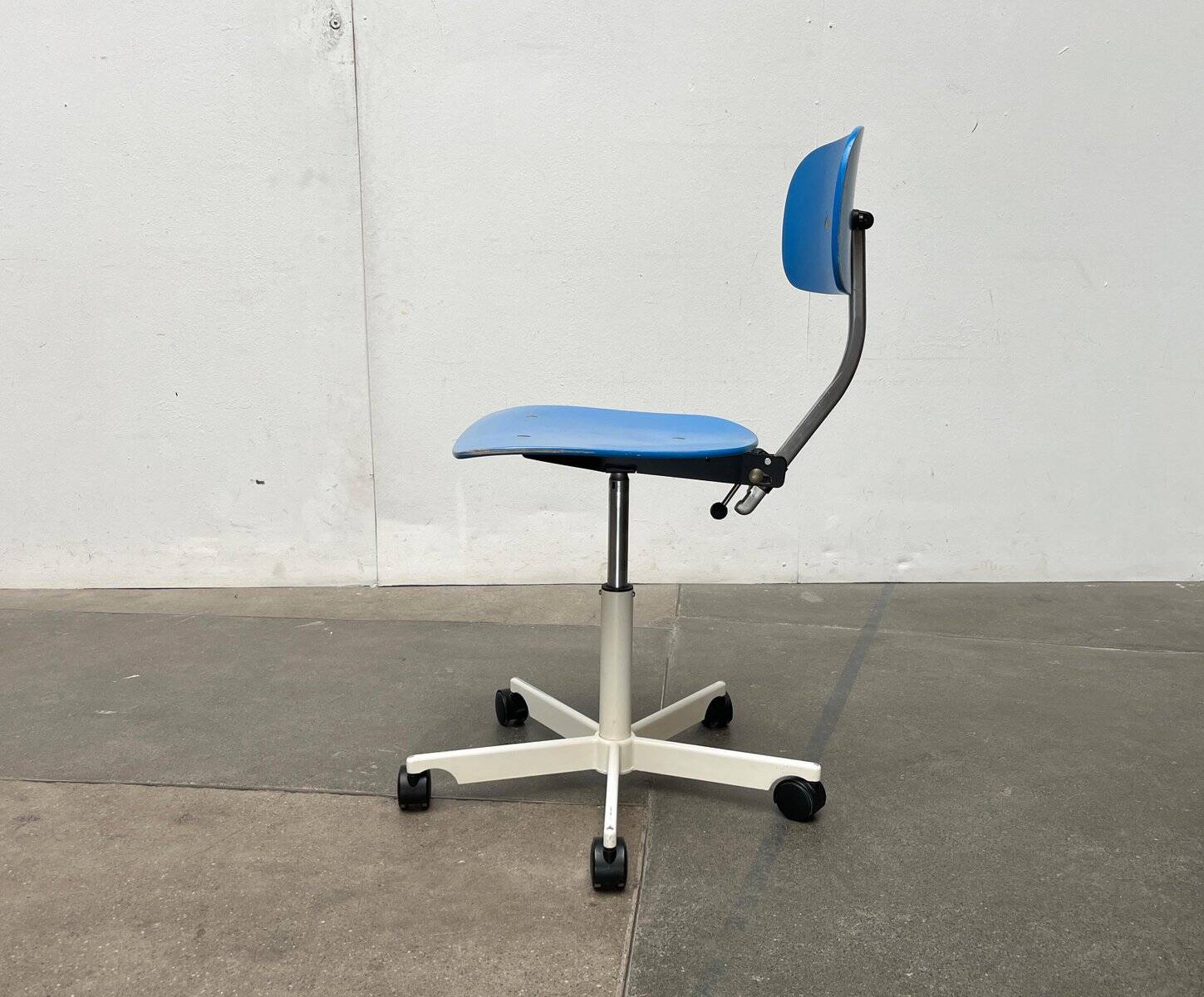 Mid-century Danish architect swivel office chair by Jørgen Rasmussen for Kevi, 1960s.