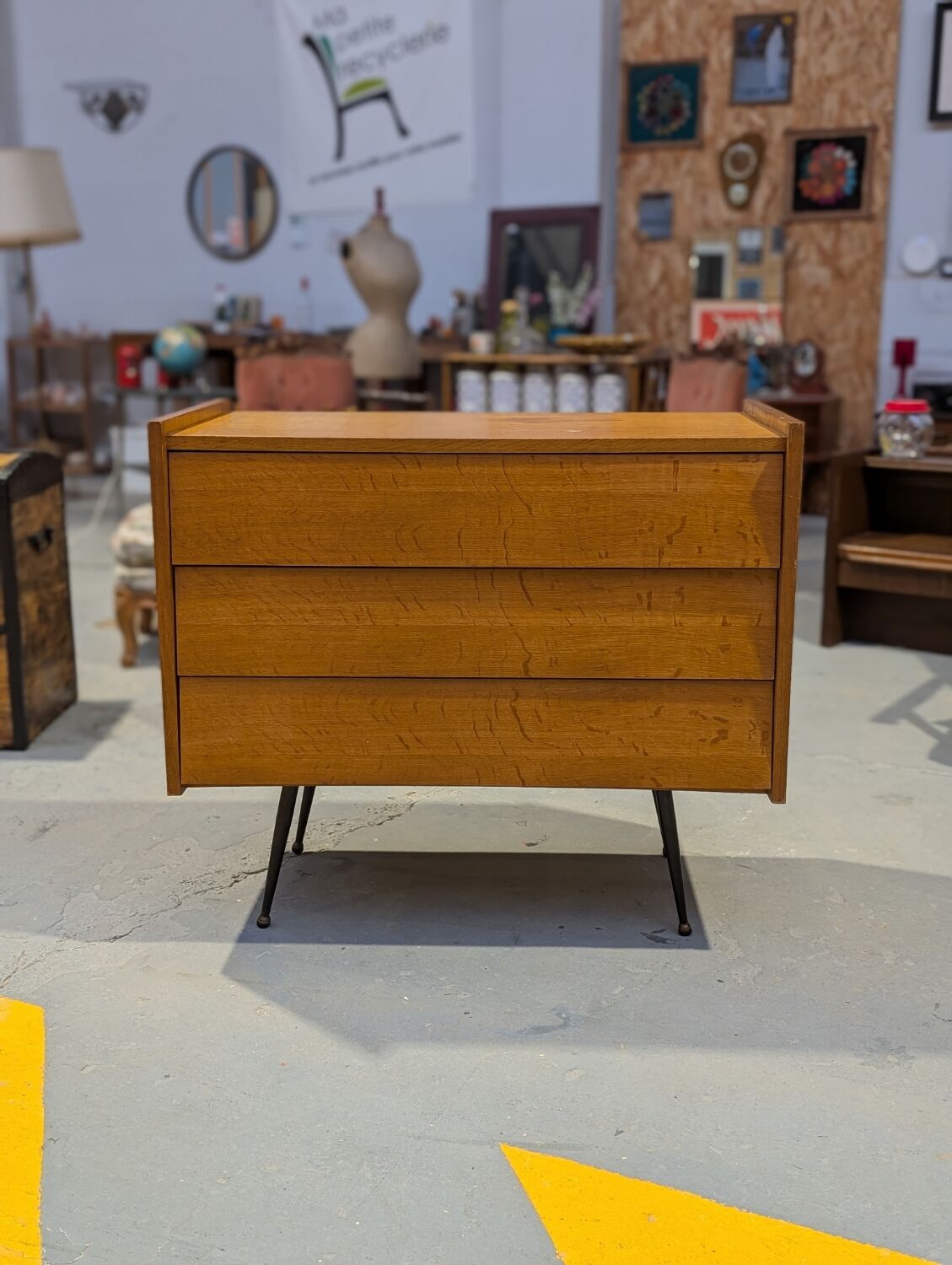 Vintage chest of drawers