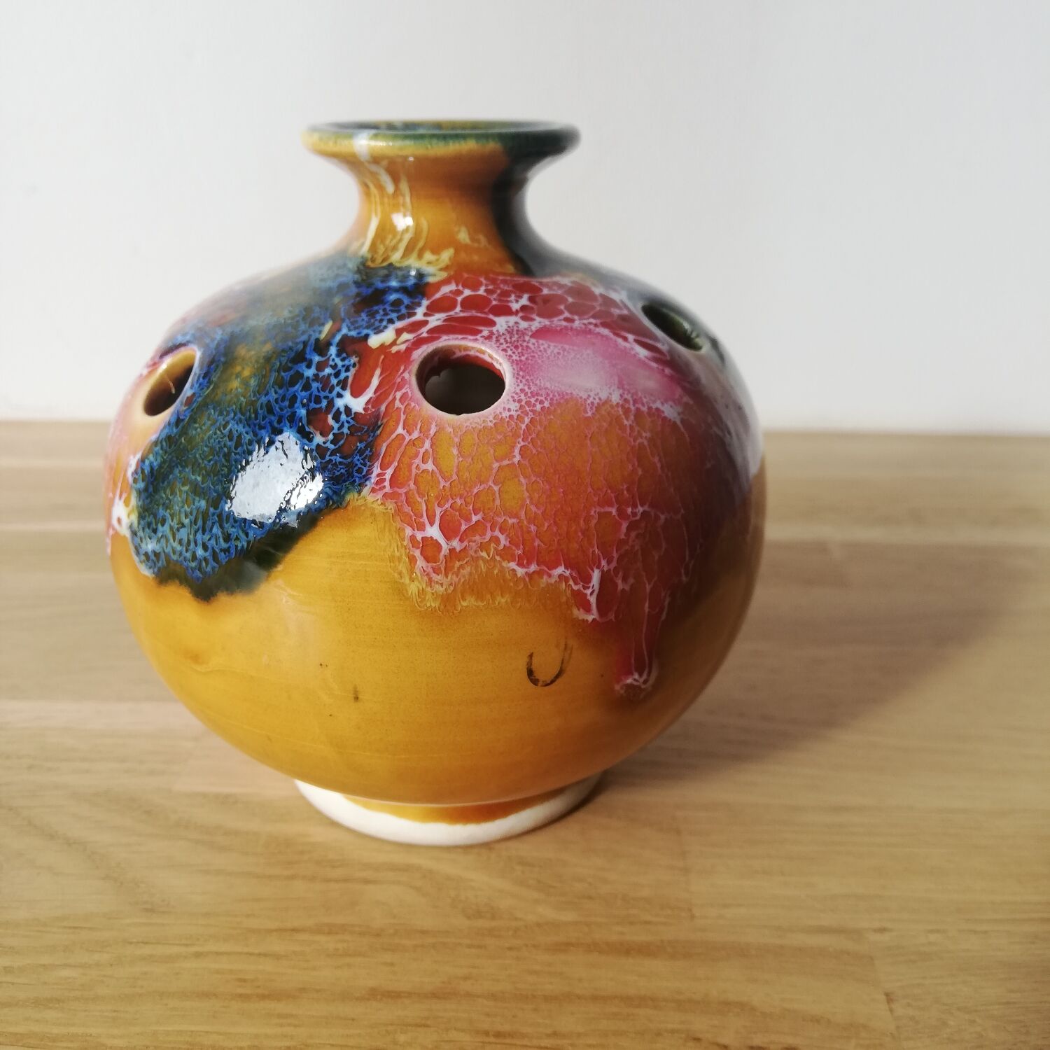Pique flower vase