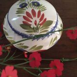 Round hand-painted faience candy