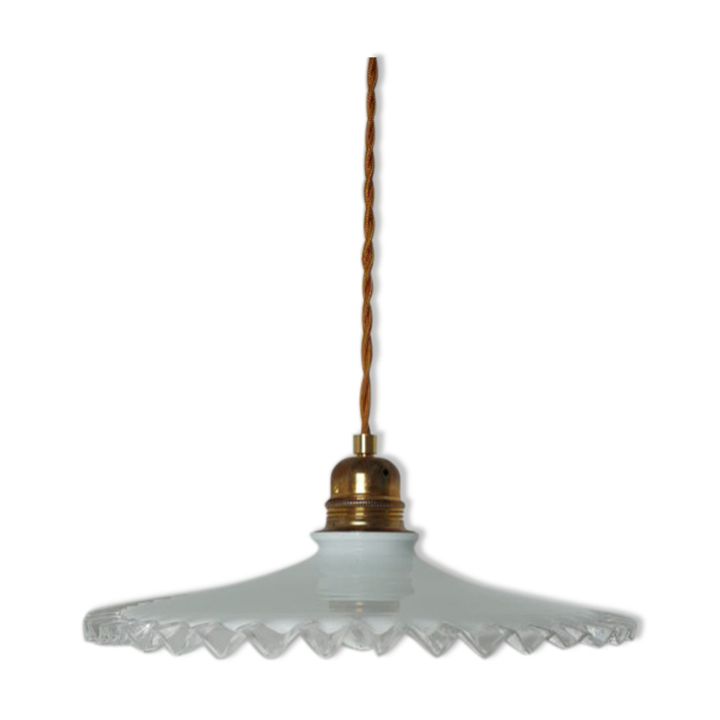 Fine white opaline suspension