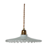 Fine white opaline suspension