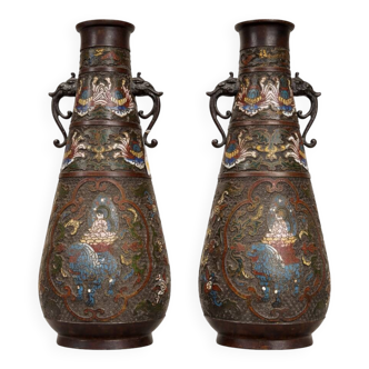 Set of 2 ancient Chinese vases in cloisonné. Bronze.