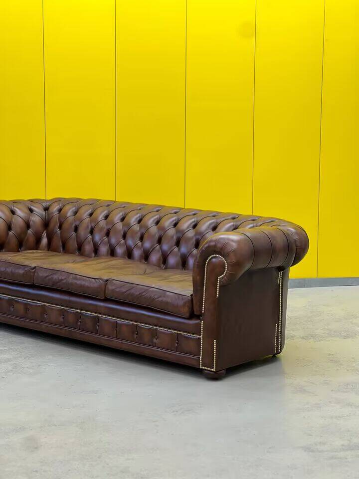 Original English Chesterfield 3-Seater Sofa – Handcrafted Brown Leather