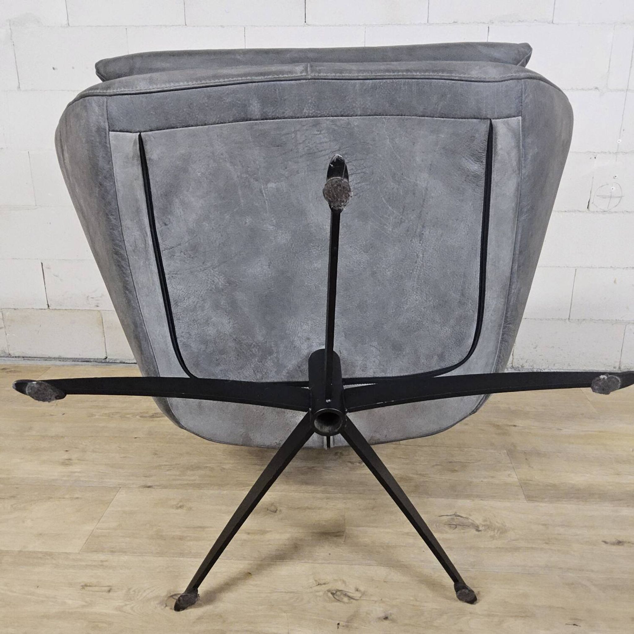 Grey leather swivel armchair Specter by DYYK (Almost new)