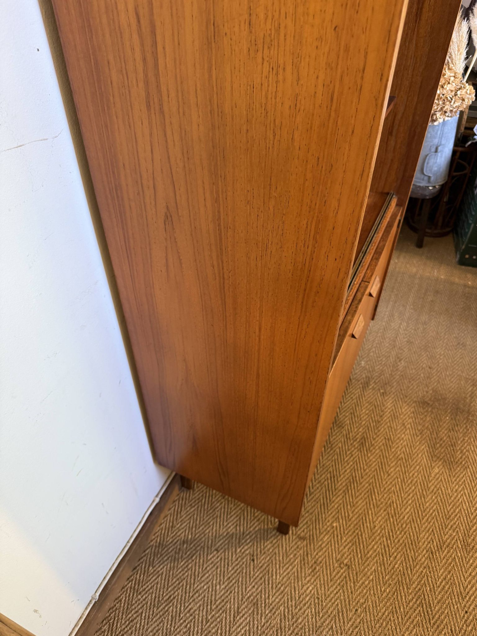 Vintage Scandinavian style sideboard in teak veneer and teak.
