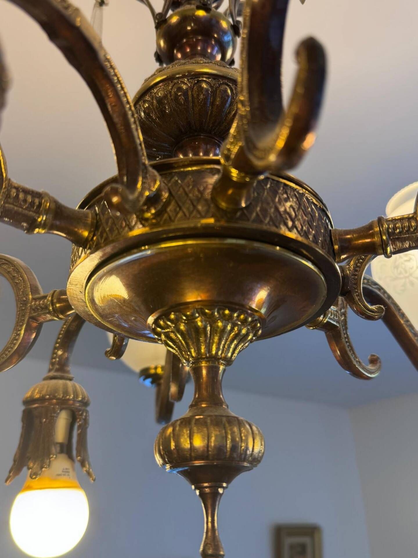 Louis XV bronze chandelier with crystal pendants - 9 lights