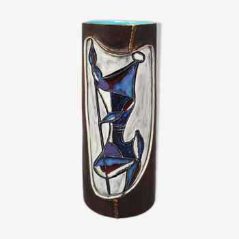 Vase en céramique Marcello Fantoni des années 1950 enveloppé dans du cuir. Fabriqué en Italie