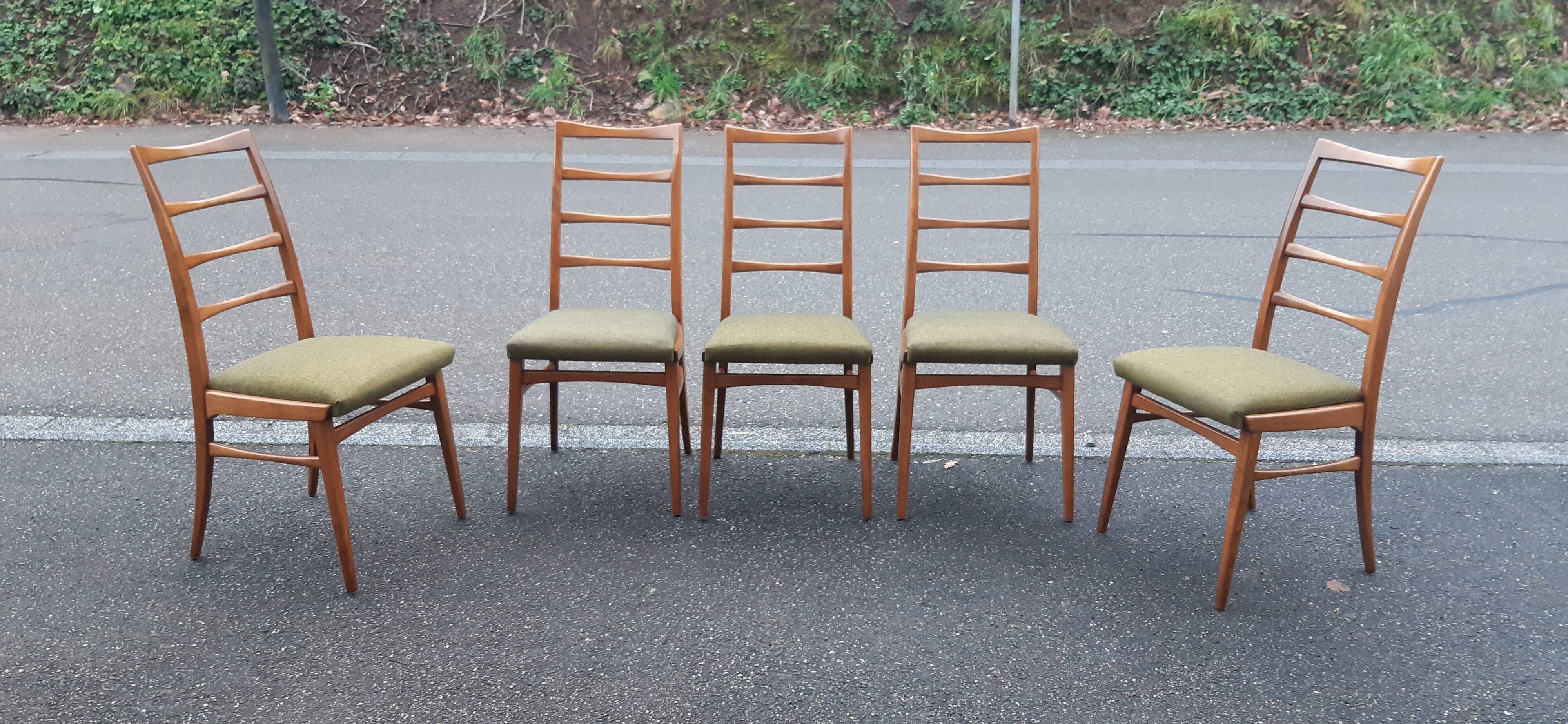 Set of 5 vintage chairs