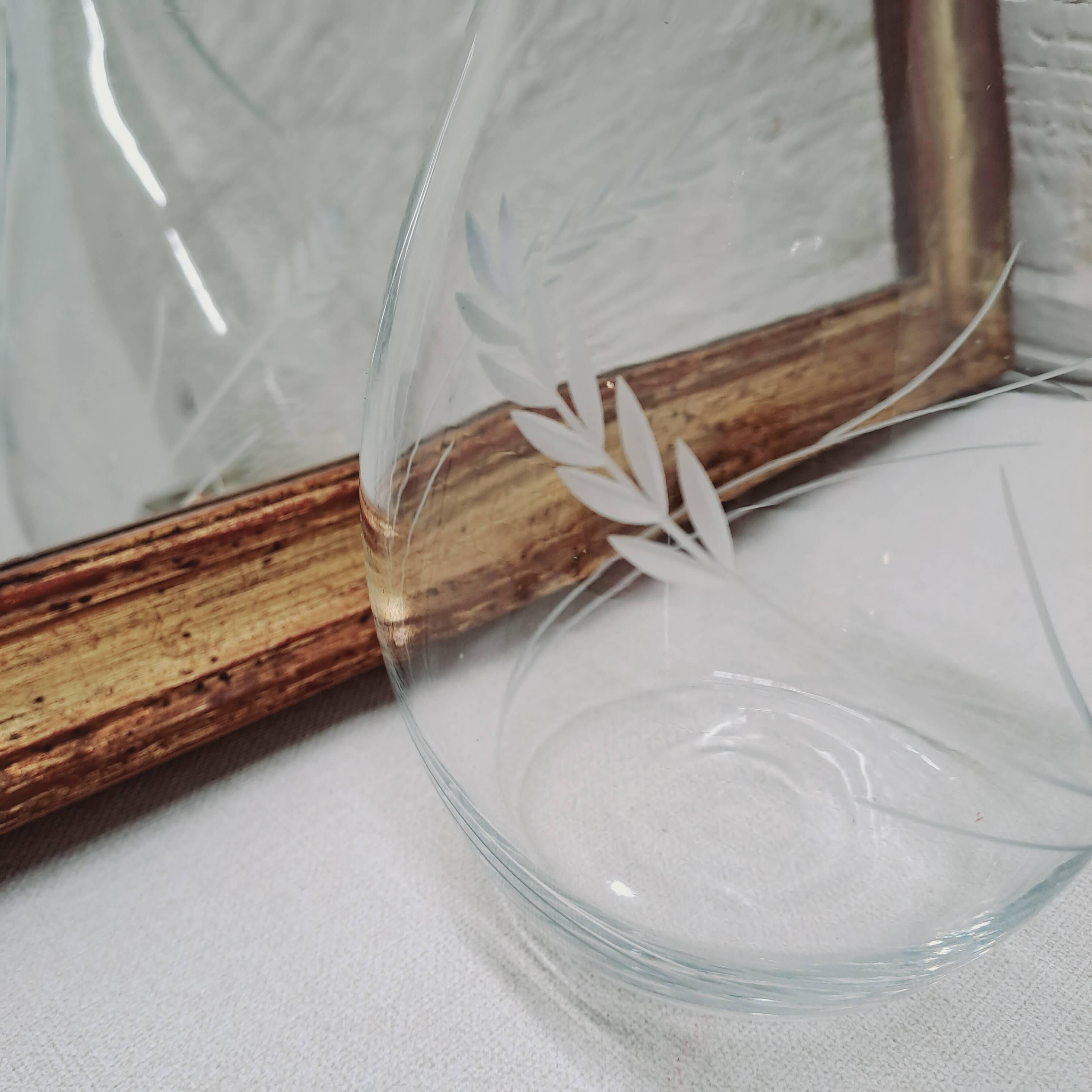 Chiseled glass carafe