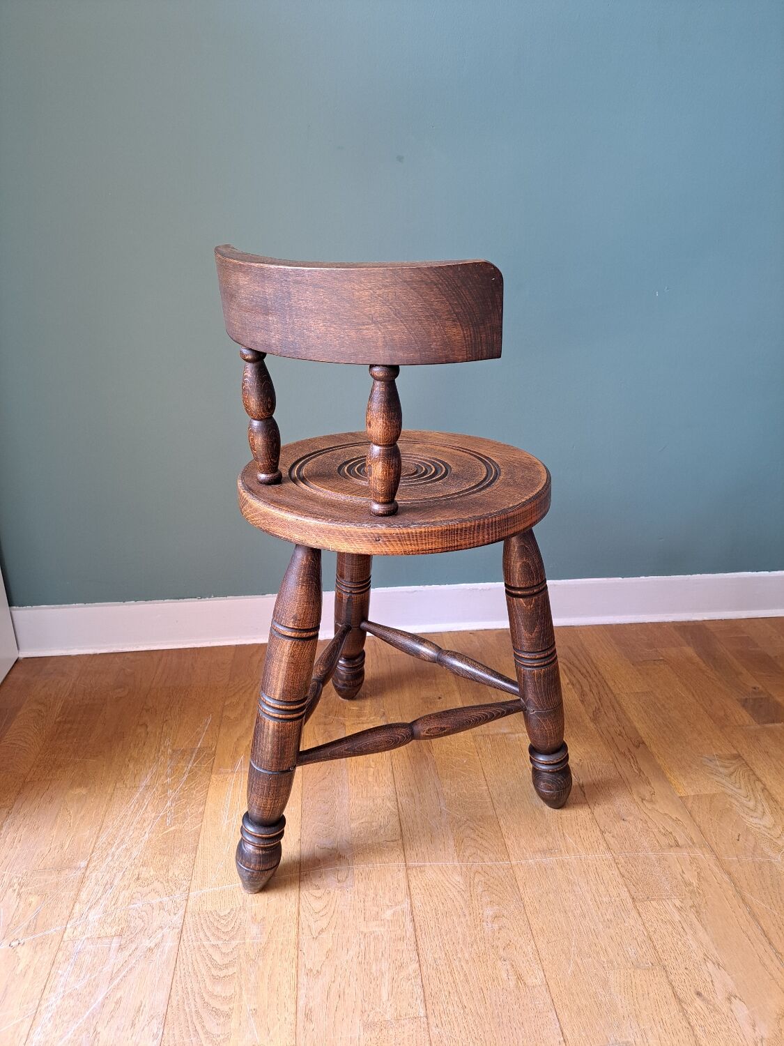 Arts and crafts stool
